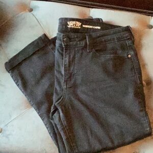 Levi's Black Modern Capri with cuff